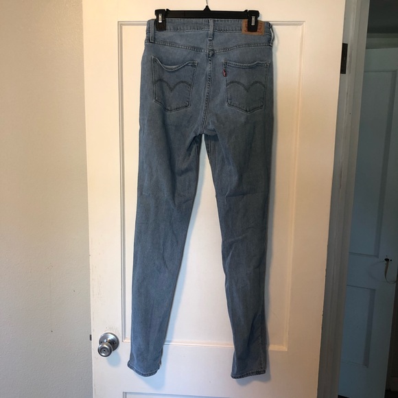 Women’s High waisted Levi jeans - Picture 2 of 2